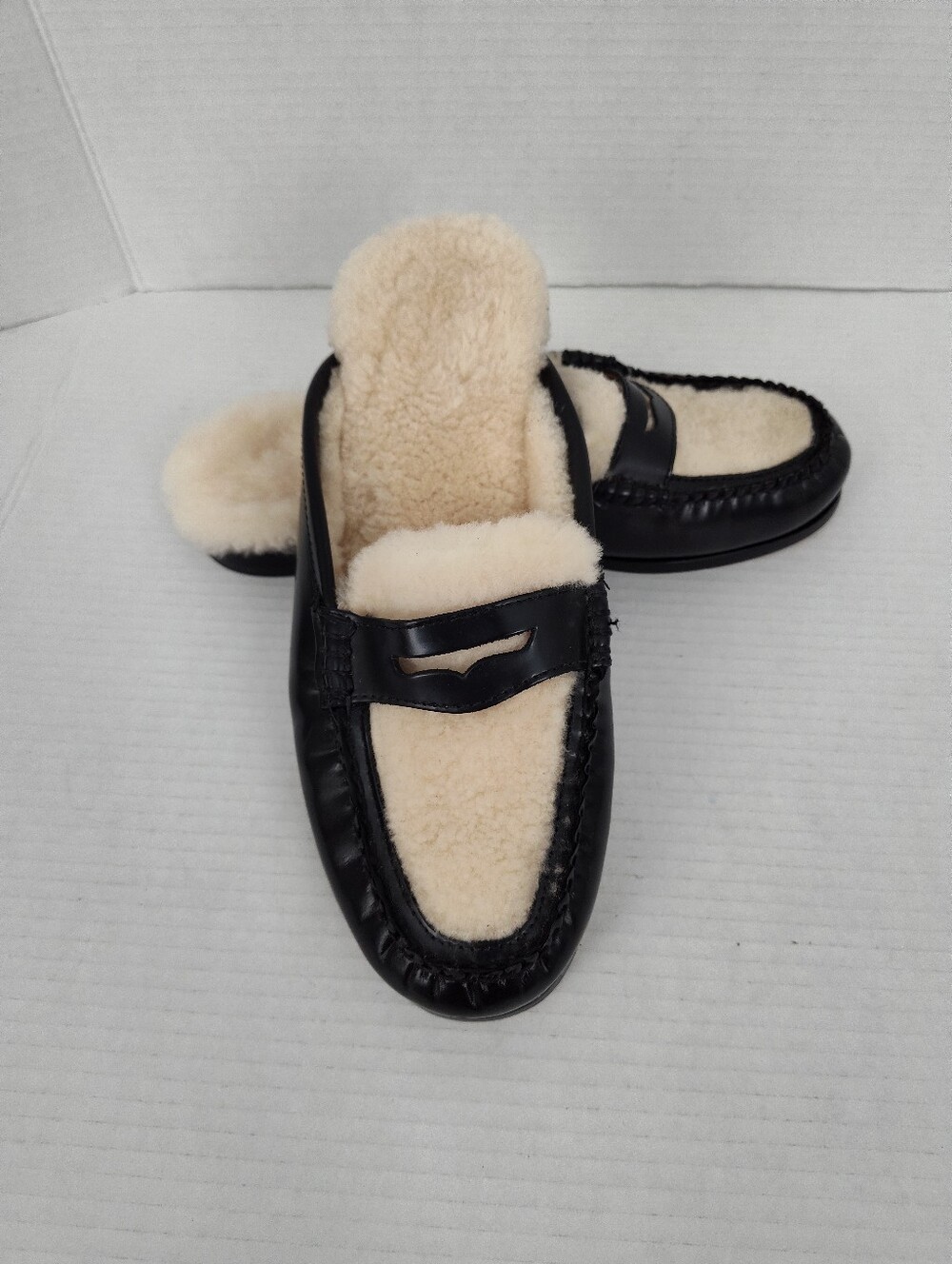 G.H. Bass & Co. Wynn Weejuns Shearling Lined Black Leather Shoes Size 10 Mules